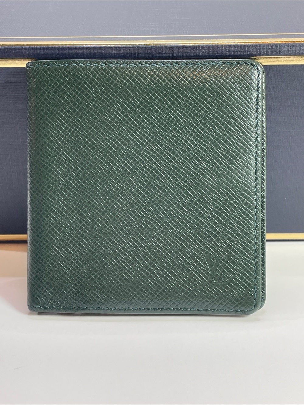 Louis Vuitton Authentic Vintage Dark Green Taiga Leather Bifold Wallet